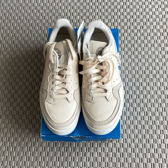 Adidas Supercourt Sneakers in Cream - Picture 3 of 7